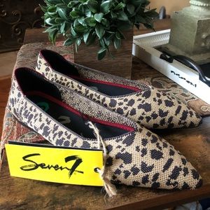 NWT Women’s Size 8 Leopard print flats